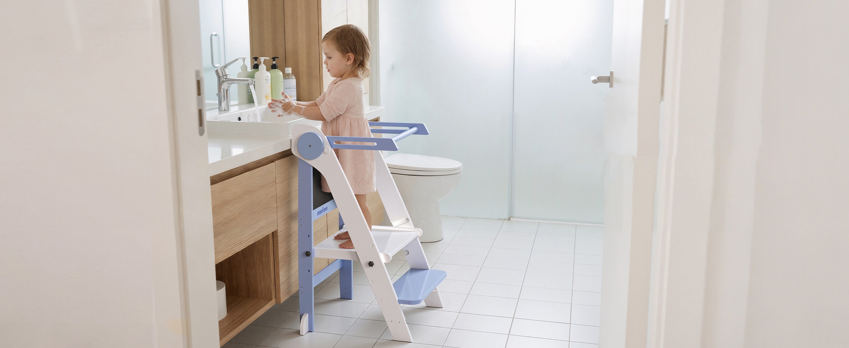 Best Kitchen Step Stool for Kids: Safe, Fun & Practical Guide for Parents Momfann